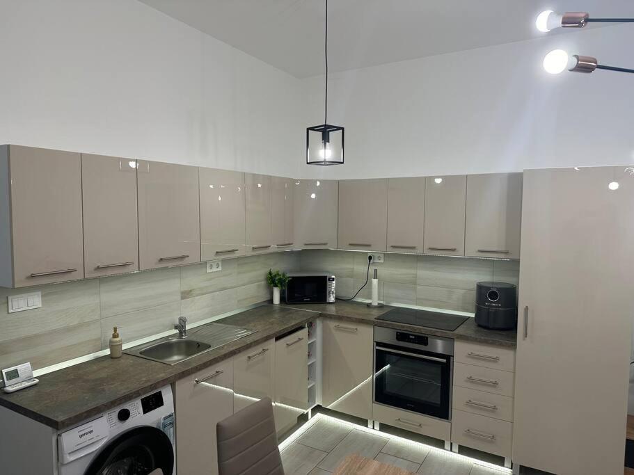 Szeged Szive Apartman מראה חיצוני תמונה